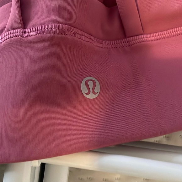 Lululemon athletic crop top women’s - Picture 5 of 8